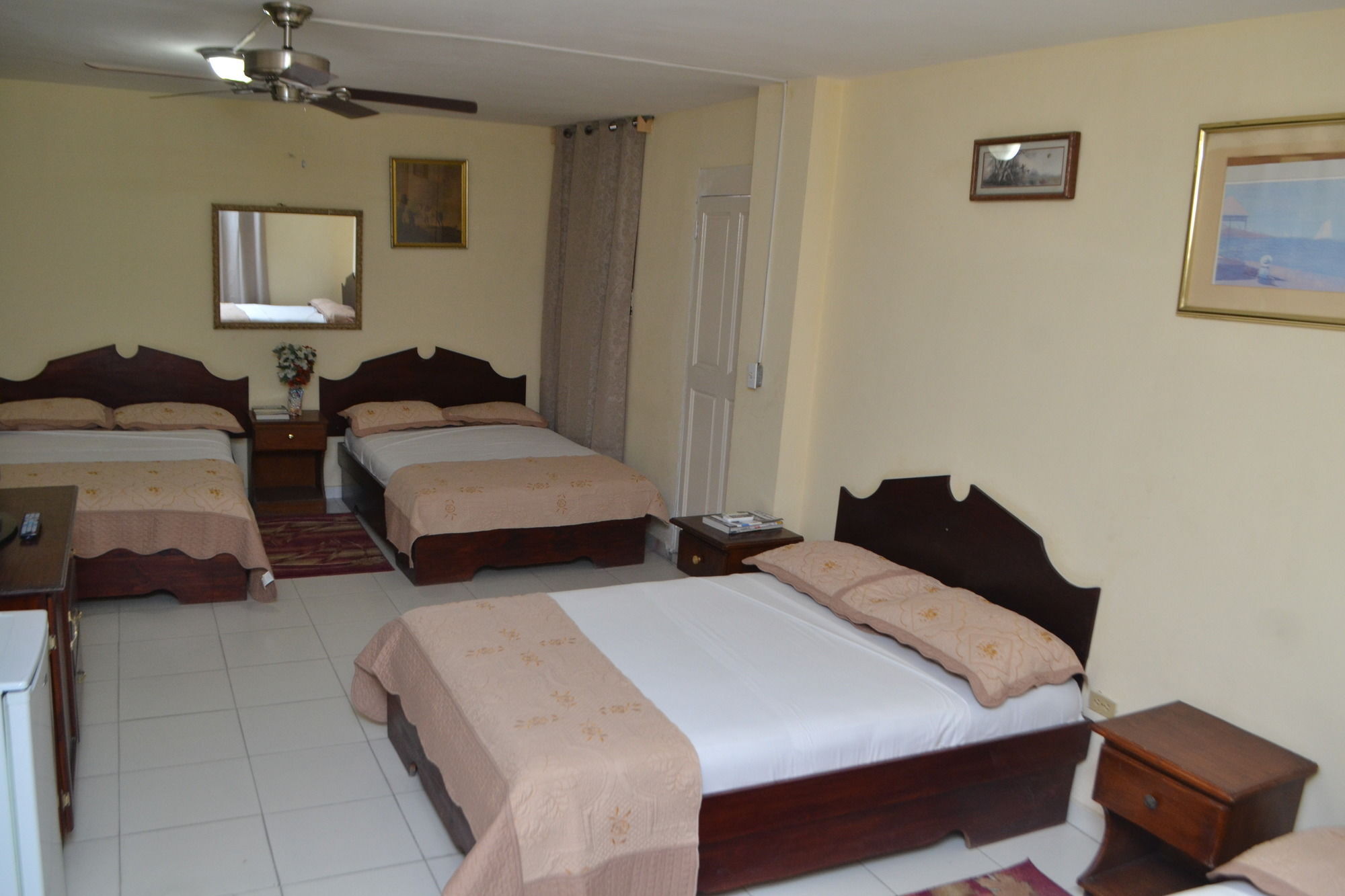 Seven Stars Hotel Musseau Buitenkant foto